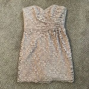 Tan/Pink Dress. Wore it once as Bridesmaid. Very true Size 4.